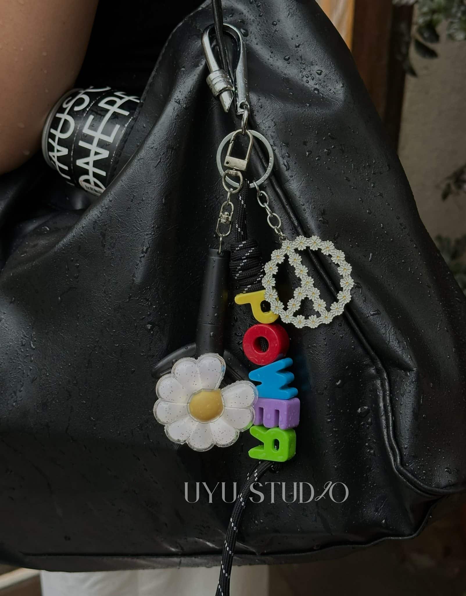 Set charm túi Đèn Hoa cúc dây POWER xịn xò Set charm túi Đèn Hoa cúc dây POWER xịn xò